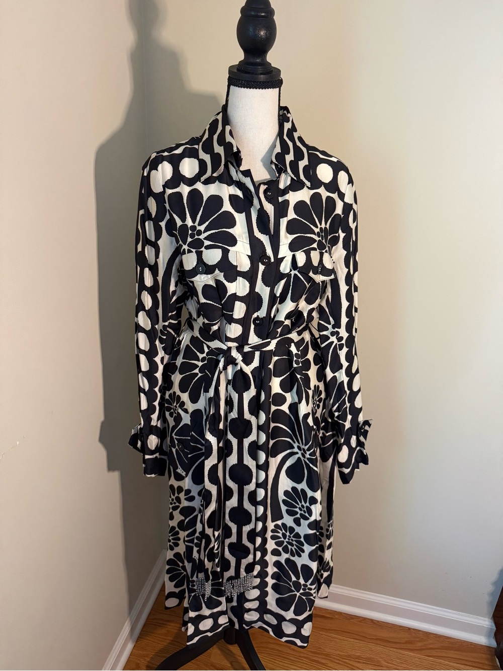 FARM Rio Black and White Floral Shirt Dress